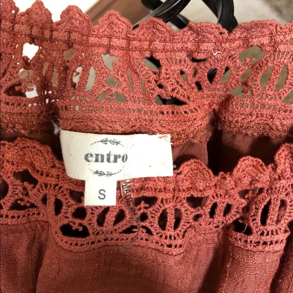 Long sleeved, gauzy dress in light rust. - Picture 5 of 5